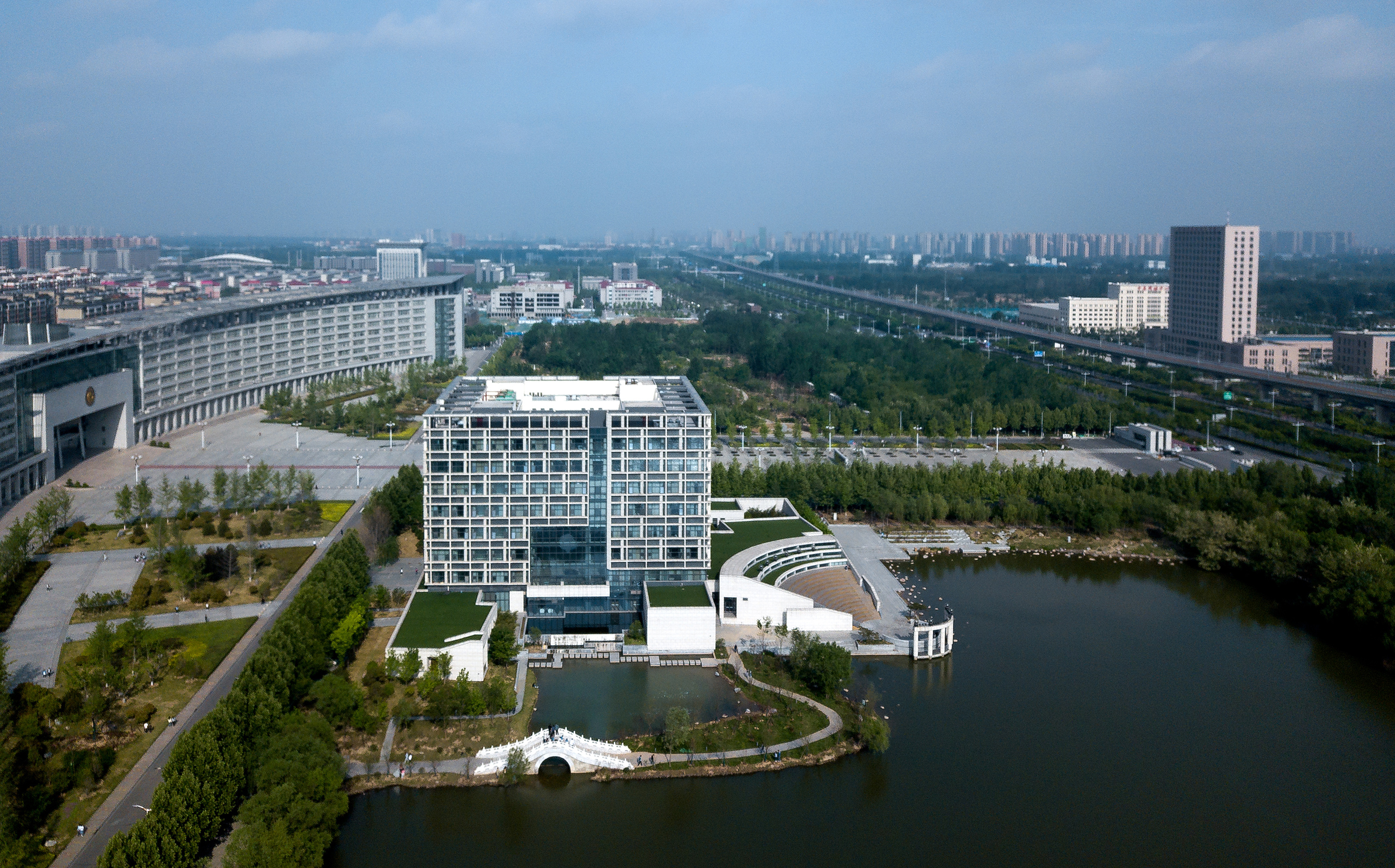 河南中医学院图书馆（图书信息中心）