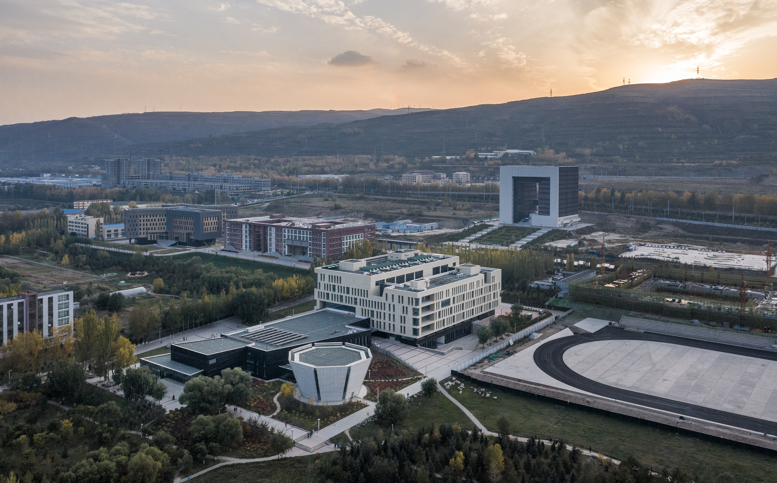 青海大学图书馆